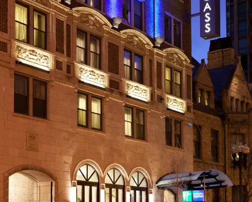 Holiday Inn Express CHICAGO - MAGNIFICENT MILE by IHG Hotels near Wicker Park