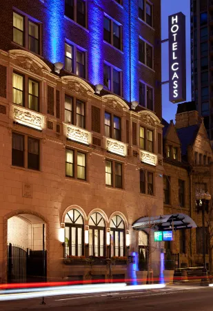 Holiday Inn Express Chicago - Magnificent Mile Отели рядом с достопримечательностью «Трибьюн-Тауэр»