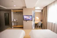 Homeinn Ease Hotel (Korla Tuanjie North Road Peacock River) Hotels in Korla