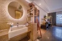 MoLi Huakai Business Hotel (Fuyang Downtown Normal College) - balcony