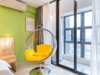 锐思堡国际公寓(佛山绿岛湖店) - 草色玫香主题大床房