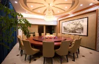 โรงแรม ฮอลิเดย์ ซานเยว่ - พร้อมอาหารเช้า