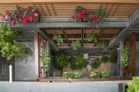 Langzhong Perch Valley Meiju Inn