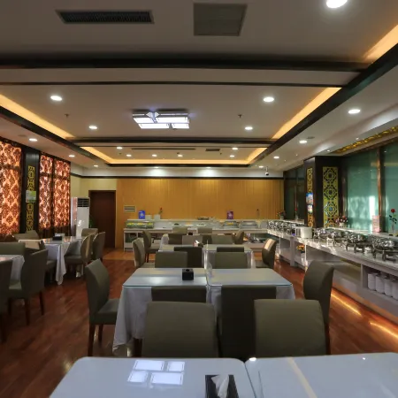 Sunshine Holiday Hotel