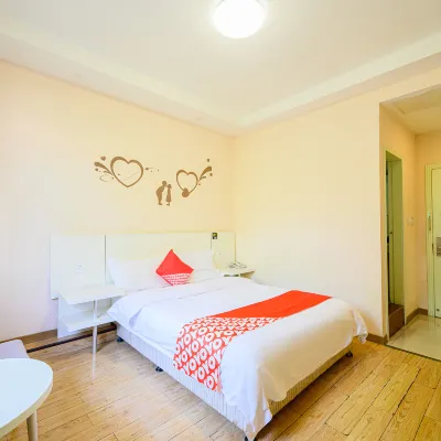 Anqing Leichi Hotel (Renmin Road Pedestrian Street) Hotels near Zhenfeng Tower