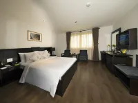 Cochin Zen Hotel Hoteles cerca de Calle Thi sach