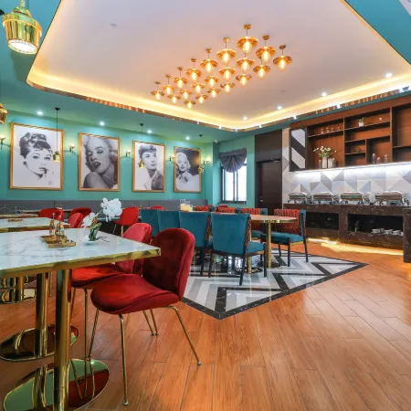 Jupian Movie Hotel (Pingyang Aojiang Xinhenan Road)