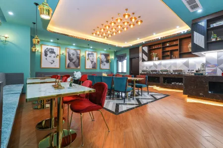 Jupian Movie Hotel (Pingyang Aojiang Xinhenan Road)