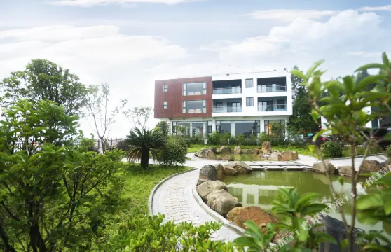 渠縣秀嶺春天酒店