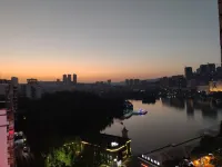 春天時尚酒店（郴州裕後街步步高新天地店） - 2星級