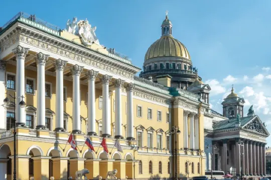 Four Seasons Hotel Lion Palace Санкт-Петербург Отели рядом с достопримечательностью «Петропавловская крепость»