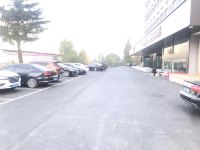如家精选酒店(青岛山东路五四广场万象城店) - 停车场