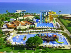 Bellis Deluxe Hotel & Heated for Winter Aqua Park