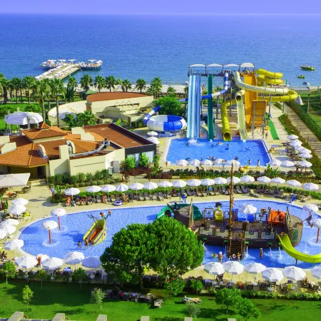 Bellis Deluxe Hotel & Heated for Winter Aqua Park