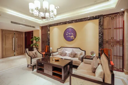 Wuwei Jinwu International Hotel (City Museum Branch)