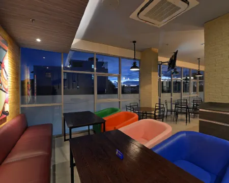 Pop! Hotel Diponegoro Hotels in Wonokromo