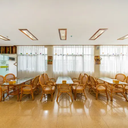 Shuiyue Qinghua Hotel