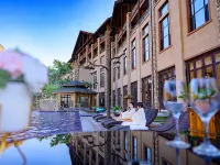 Maple Aroma Valley Hot Spring Resort Hotel Hotels in Benxi County