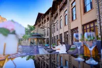 Maple Aroma Valley Hot Spring Resort Hotel Hotels in Benxi County