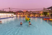Fresh Hot Spring Hotel - Rooftop Pools