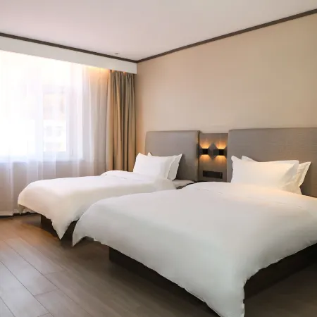 Hanting Hotel (Linjiang Municipal Government & Jiangxin Island Park) Hotels in Linjiang