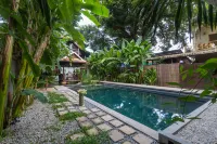 Wat PO House by Angkor Stays - Pools