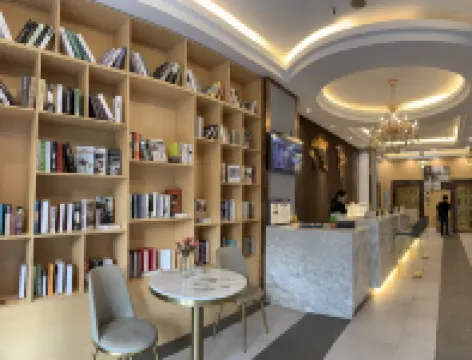 Kaili New Century Hotel (Grand Cross of International Trade Shopping Center)