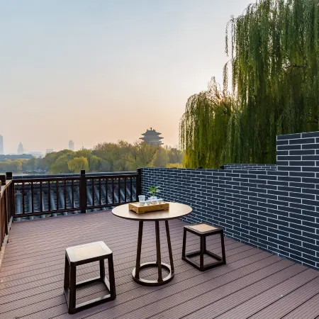Ziyue Minghu Hotel
