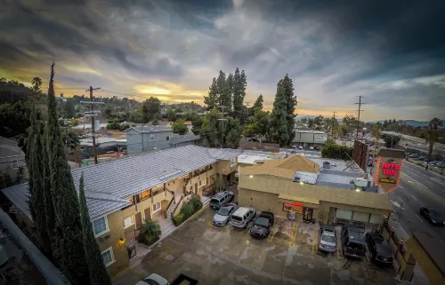 Nite Inn at Universal City - Walking Distance to Universal Studios Hollywood Hotels in Studio City