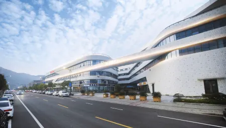 Nafu Hotel (Zhou East Port Spring Plaza Store)