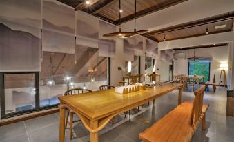 Xingyi Lanyuetai Hostel