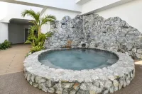 Lequ Okinawa Chatan Spa ＆ Resort - Hot Tub