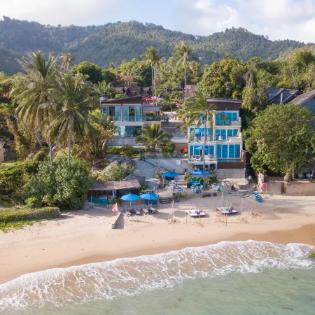 Royal Beach Boutique Resort & Spa Koh Samui Отели рядом с достопримечательностью «Wat Sila Ngu Temple»