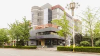Atour Light Hotel (Tangshan Exhibition Center) Hotels near Dachengshan Park