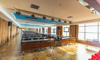Yinghong Business Hotel (Tanghe Zhongzhu City Plaza)