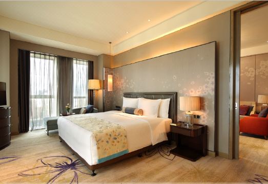 완다 렐름 광위안