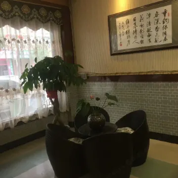 Debao New Century Convenience Hotel