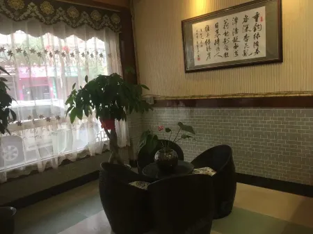 Debao New Century Convenience Hotel Отели в г. Дэбао