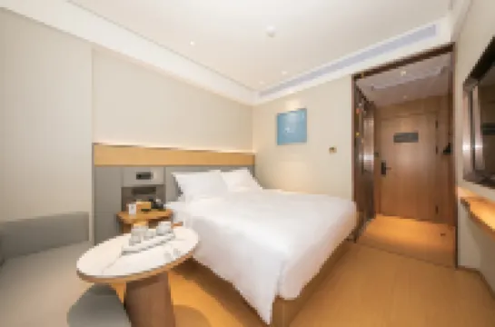 โรงแรม JI (สถานีรถไฟฟ้าใต้ดินสนามกีฬากรรมาชนซานหลี่ถุน ไท่กู่หลี่ ปักกิ่ง)