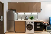Boruisi Executive Apartment (Shenzhen HuaqiangBei yannan Subway Station Branch)