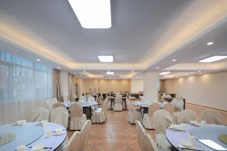 Vienna International Hotel (Chizhou Dadukou) Отели в г. Дунчжи
