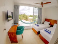 Bliss Dhigurah - balcony