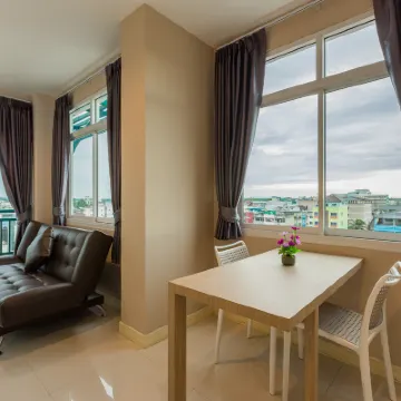 長青套房飯店 City Pillar Shrine （San Lak Muang）附近的飯店