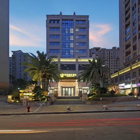 Golden Claw Hotel