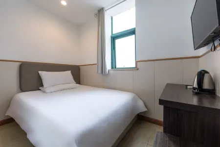 Haifa Hotel (Global Harbor Jinshajiang Road Subway Station)