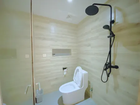 Wu dang shan zi Xiao restaurant Отели рядом с достопримечательностью «Langmei Temple»