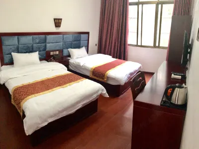 Baoxing Bee Barrel Village Mange Farmhouse Hotels near Fengtongzhai Dengchigou Scenic Area