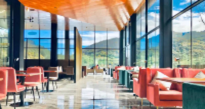 CLOUD·LAKE RESORT HOTEL