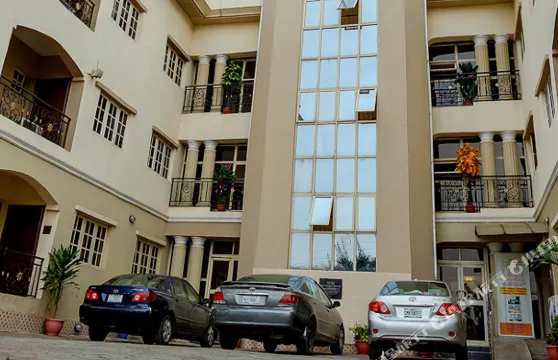 皇家公寓套房酒店