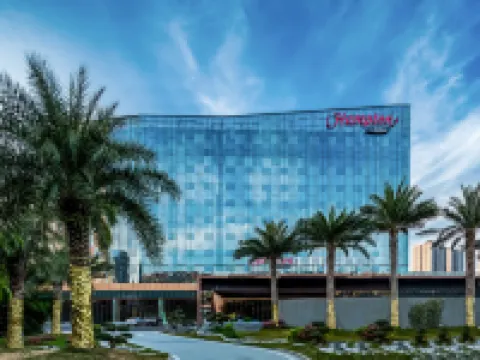 Hampton by Hilton Guangzhou Panyu Avenue Hotels near Guangzhou Panyu Dalong Middle School